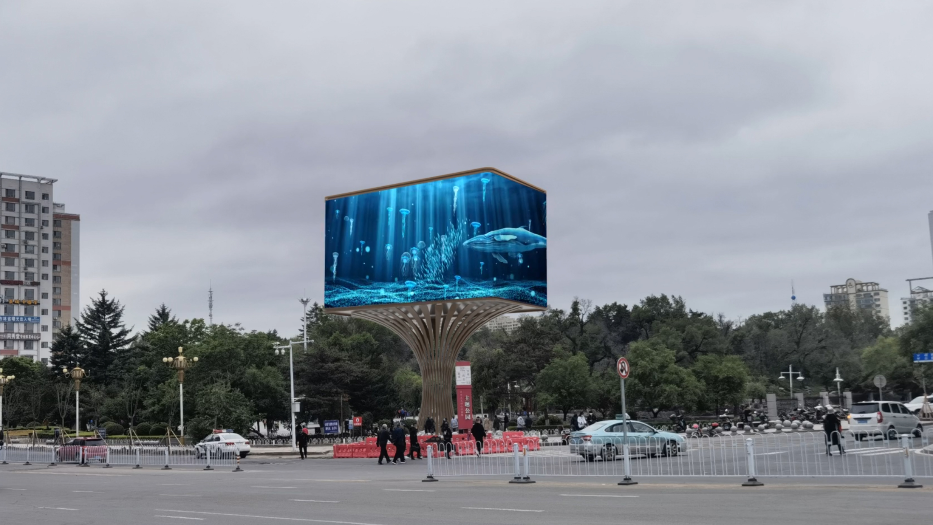 What challenges will the development of indoor LED display face?